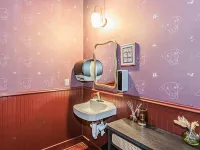 Janet's Cafe counter